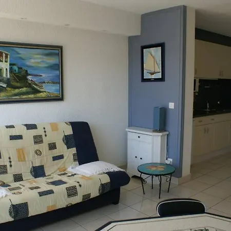 44, Heliopolis E Au Village Naturiste