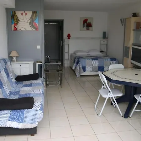 44, Heliopolis E Au Village Naturiste Agde