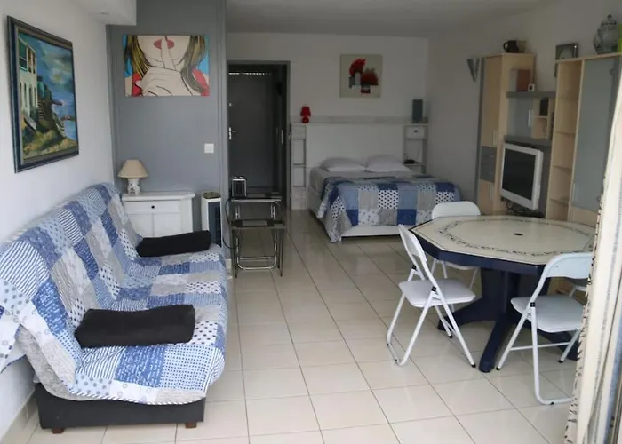 44, Heliopolis E Au Village Naturiste Agde